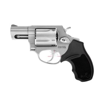 Nerezový revolver Taurus Model 605 ráže .357 Magnum s dvoupalcovou hlavní a pětiranným válcem.
